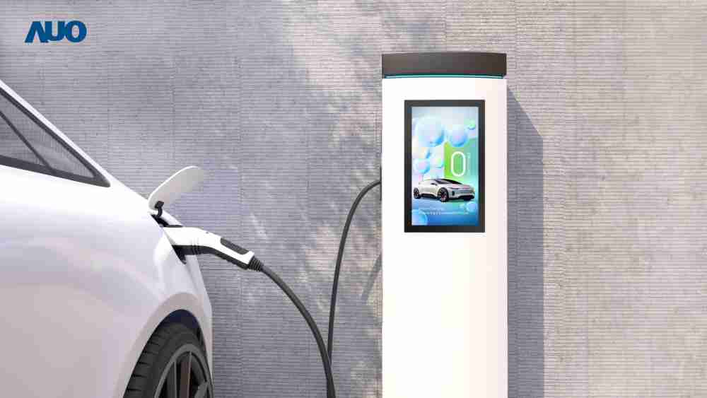 友達〝EVSE車用充電樁解決方案〞專為電動汽車充電樁設計，，具有高亮度、、、、克服戶外艱難環境的耐溫、、、耐紫外線等特性，，並搭載散熱性及擴充性強的高效能工業電腦，，，，可實現人機互動訴求，，，如資訊顯示、、、、支付等應用